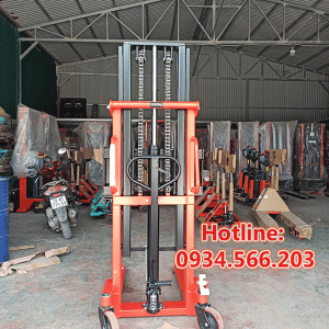 Xe Nang Tay Cao 2tan 2m 1