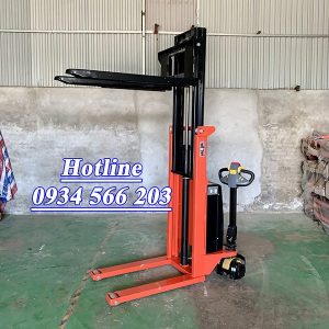 Xe Nâng điện Dắt Lái